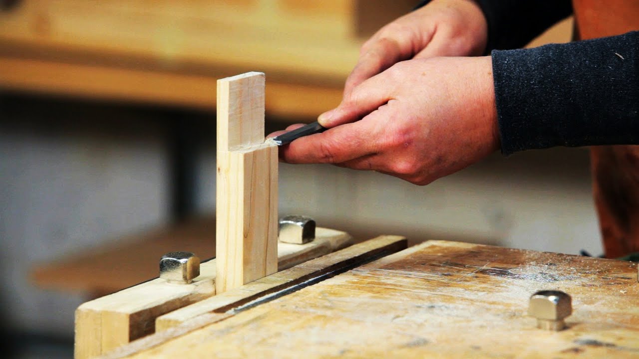 How To Cut A Notch In Wood Using A Variety Of Tools